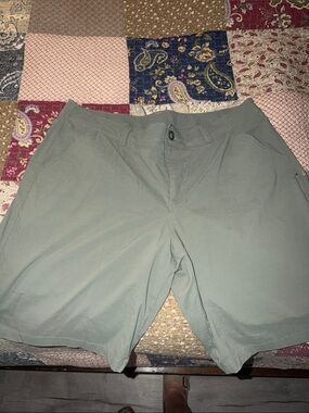 Under armor men’s golf shorts